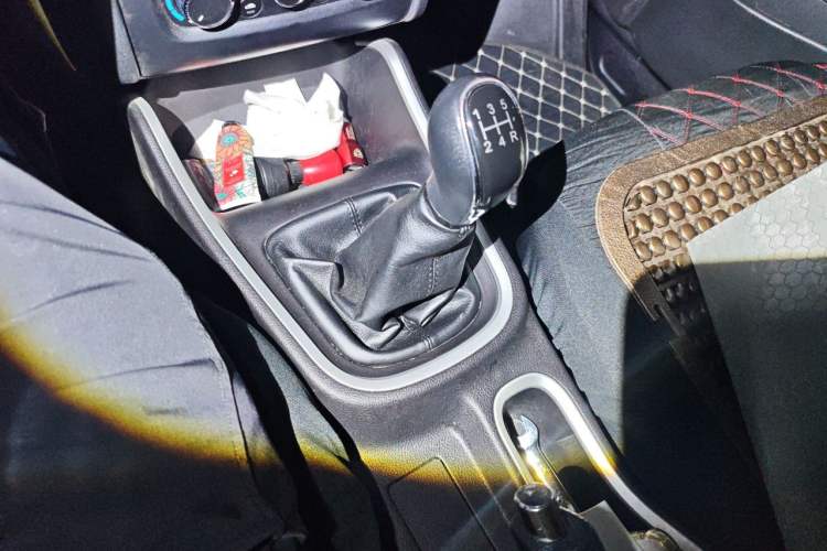 Used Jinbei Gold Hiace M Classic 2024 1.5L Engineering Lion Passenger Vehicle 6 Seats Gear Lever
