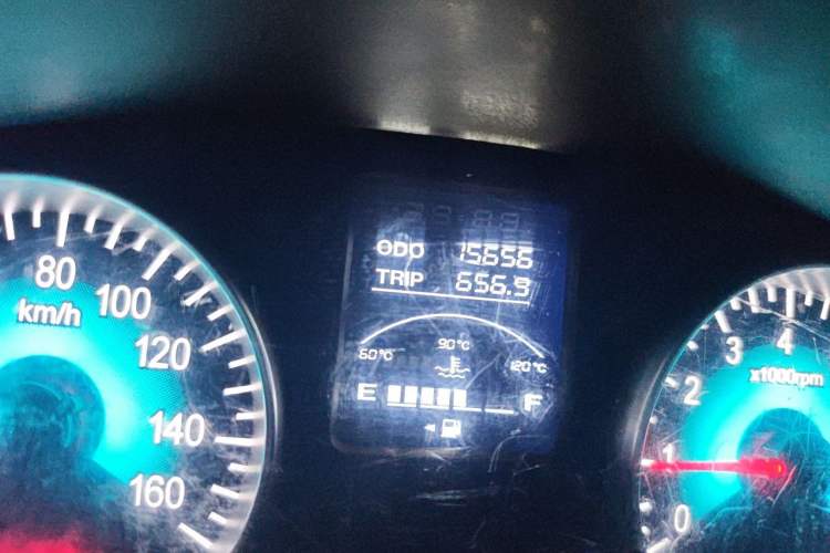 Used Jinbei Gold Hiace M Classic 2024 1.5L Engineering Lion Passenger Vehicle 6 Seats Odometer Close Up