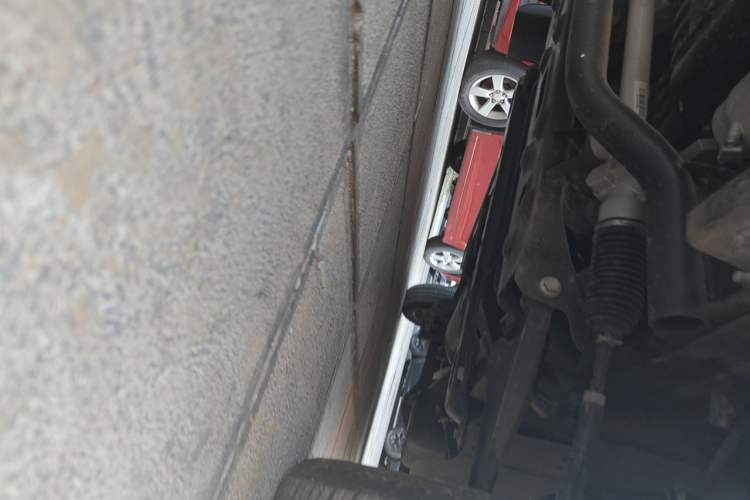 Used Jinbei Gold Hiace M Classic  Chassis Front Left