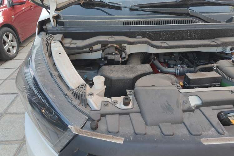 Used Jinbei Gold Hiace M Classic  Engine Bay Right