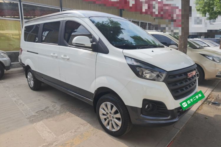 Used Jinbei Gold Hiace M Classic 2024 1.5L Travel Lion Passenger Van 7 Seats Front Right 45 Deg