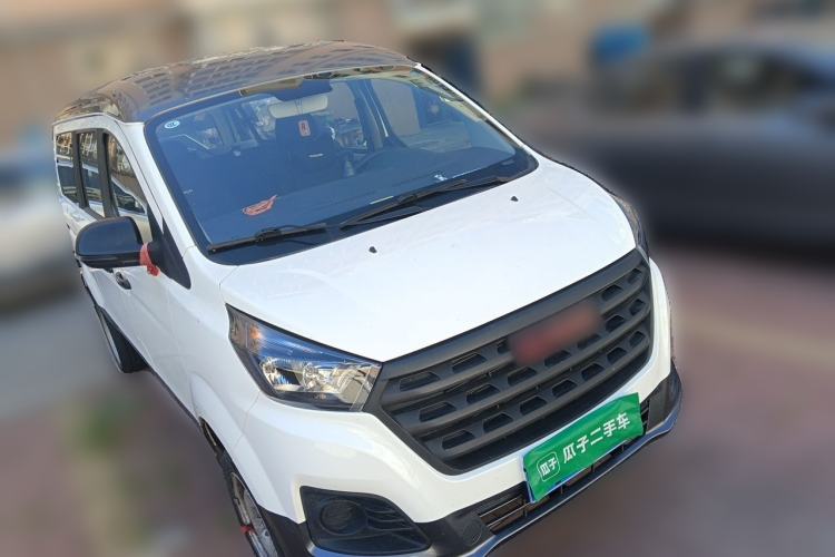 Used Jinbei Gold Hiace M Classic 2024 1.5L Engineering Lion Passenger Van 7 Seats Front Right 45 Deg