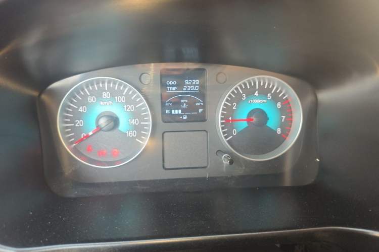 Used Jinbei Gold Hiace M Classic 2024 1.5L Engineering Lion Passenger Vehicle 6 Seats Instrument Cluster