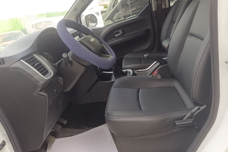Used Jinbei Gold Hiace M Classic 2024 1.5L Travel Lion Passenger Van 7 Seats Left Front Seat