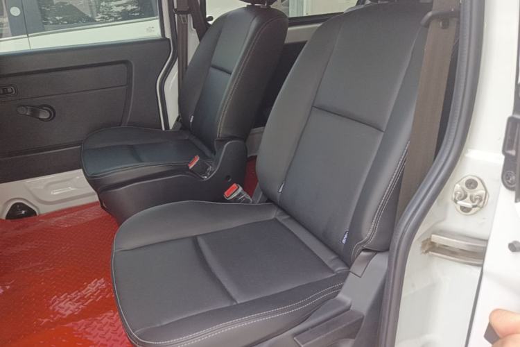 Used Jinbei Gold Hiace M Classic 2024 1.5L Travel Lion Passenger Van 7 Seats Left Rear Seat