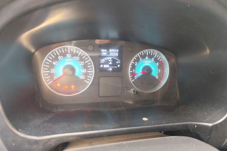 Used Jinbei Gold Hiace M Classic 2024 1.6L Travel Lion Van 2-Seater Odometer Close Up