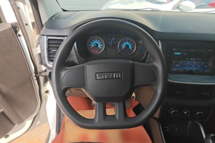 Used Jinbei Gold Hiace M Classic 2024 1.5L Travel Lion Passenger Van 7 Seats Steering Wheel