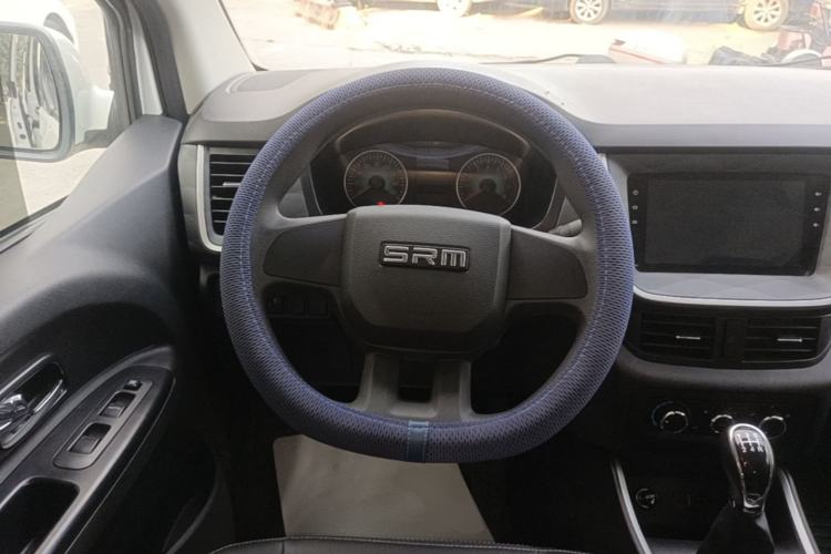 Used Jinbei Gold Hiace M Classic 2024 1.5L Travel Lion Passenger Van 7 Seats Steering Wheel