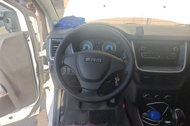 Used Jinbei Gold Hiace M Classic 2024 1.5L Engineering Lion Passenger Vehicle 6 Seats Steering Wheel