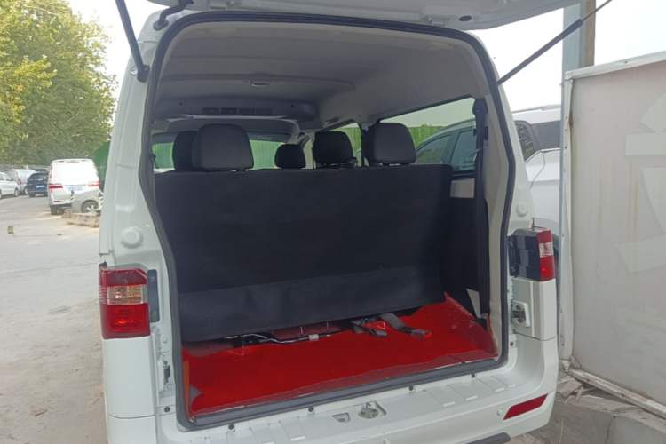 Used Jinbei Gold Hiace M Classic 2024 1.5L Travel Lion Passenger Van 7 Seats Trunk
