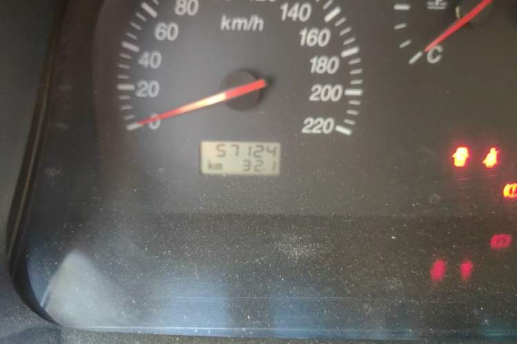 Used Jinbei Grace 2008 2.4L Zunling Standard (Long Wheelbase) 9-Seater 4RB2 Odometer Close Up