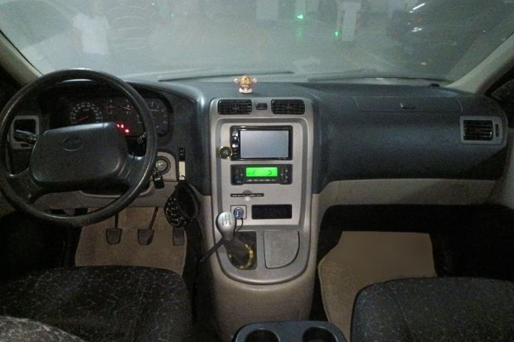 Used Jinbei Grace 2008 2.0L Zhi Ling Standard Version (Short Wheelbase) 4G20D4L Center Console