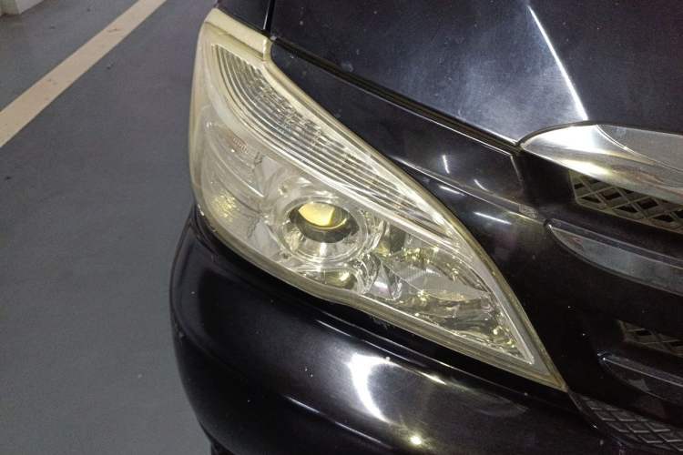 Used Jinbei Grace 2010 2.4L 3rd Generation Luxury Long-Wheelbase 9-Seater — 4RB2 Right Front Headlight