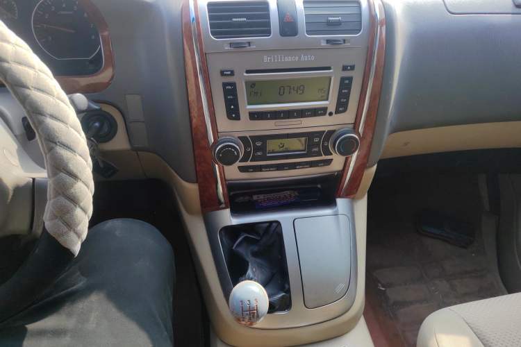 Used Jinbei Grace 2010 2.0L Ruixiang Luxury Version (Short Wheelbase) 1TR Audio And AC Panel