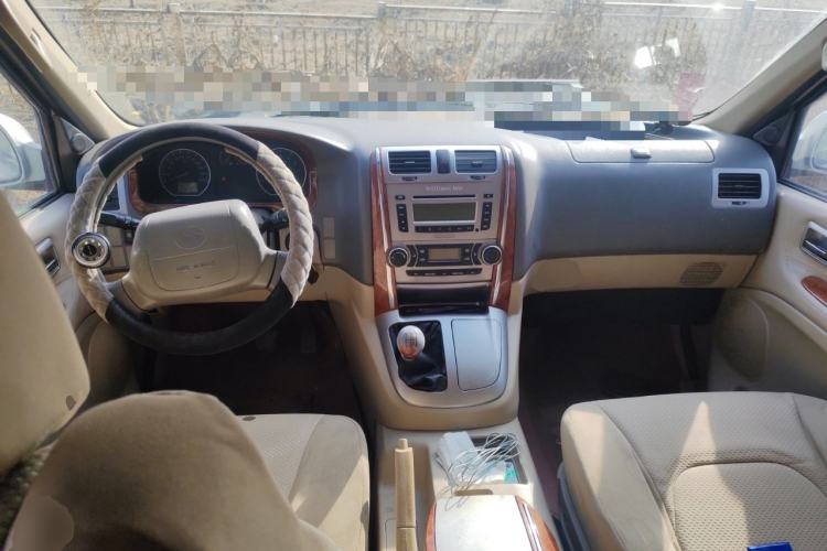 Used Jinbei Grace 2010 2.0L Ruixiang Luxury Version (Short Wheelbase) 1TR Center Console