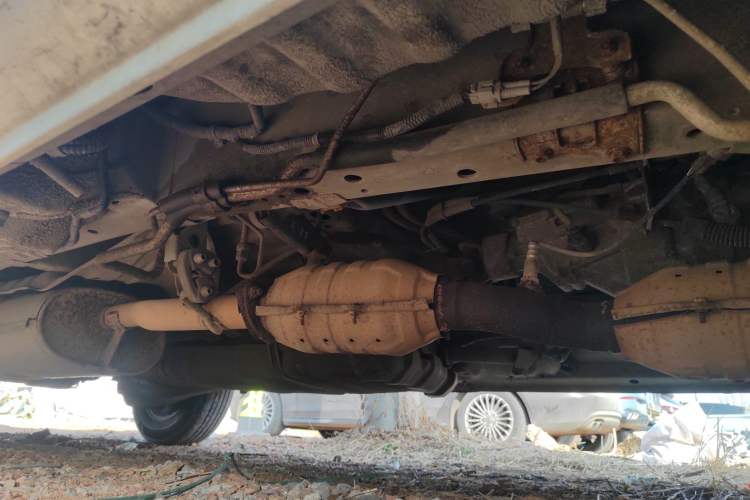 Used Jinbei Grace 2010 2.0L Ruixiang Luxury Version (Short Wheelbase) 1TR Chassis Front Right