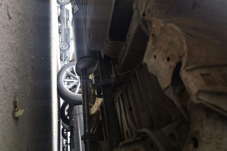 Used Jinbei Grace 2010 2.4L 3rd Generation Luxury Long-Wheelbase 9-Seater — 4RB2 Chassis Rear Left