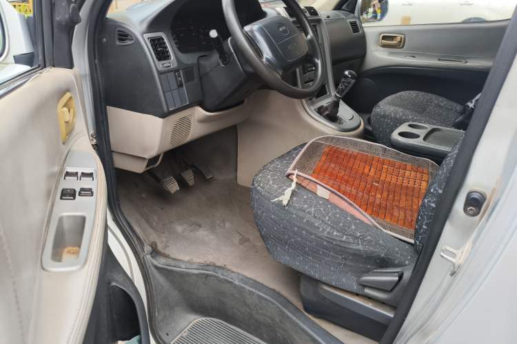 Used Jinbei Grace 2010 2.0L Ruixiang Luxury Version (Short Wheelbase) 1TR Driver Seat