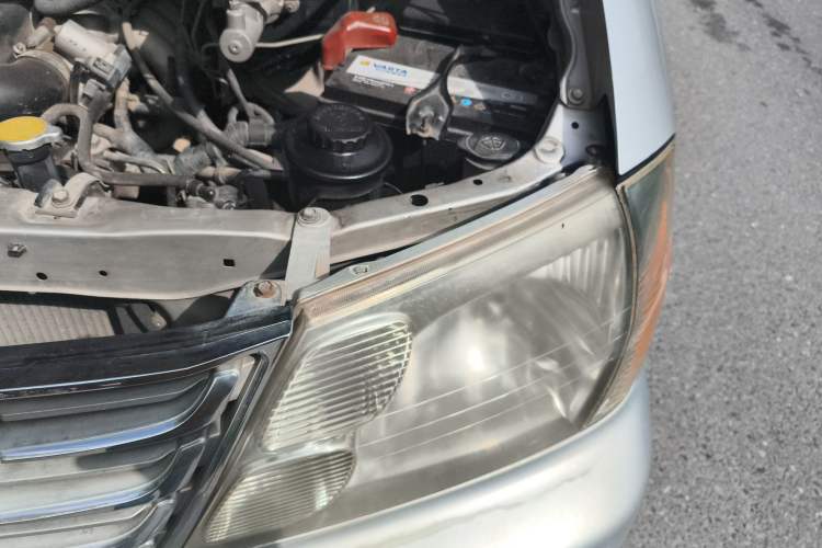 Used Jinbei Grace 2010 2.0L Ruixiang Luxury Version (Short Wheelbase) 1TR Engine Bay Left