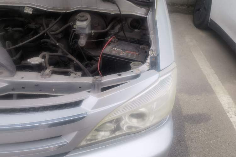 Used Jinbei Grace 2010 2.4L 3rd Generation Luxury Long-Wheelbase 9-Seater — 4RB2 Engine Bay Left