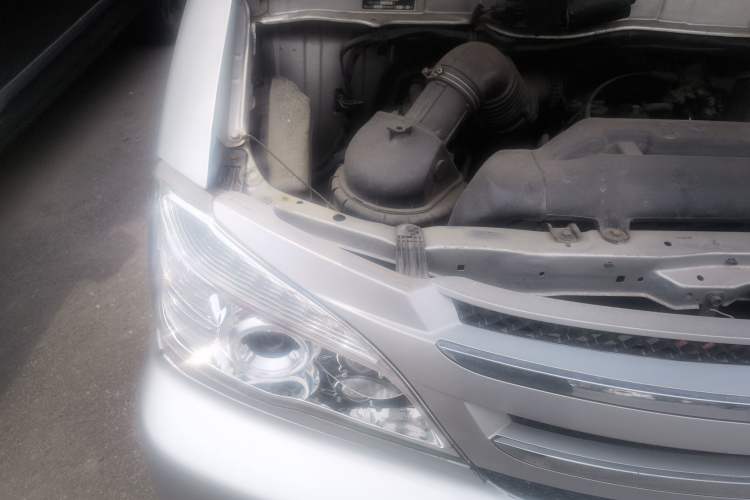 Used Jinbei Grace 2010 2.4L 3rd Generation Luxury Long-Wheelbase 9-Seater — 4RB2 Engine Bay Right