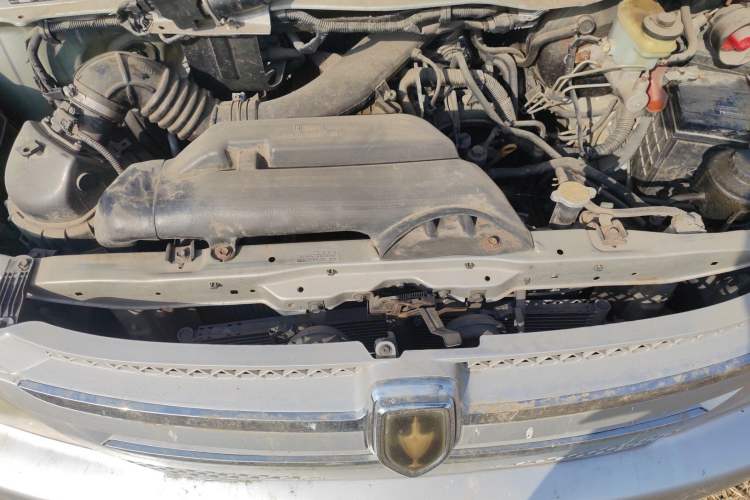 Used Jinbei Grace 2010 2.0L Ruixiang Luxury Version (Short Wheelbase) 1TR Engine Bay
