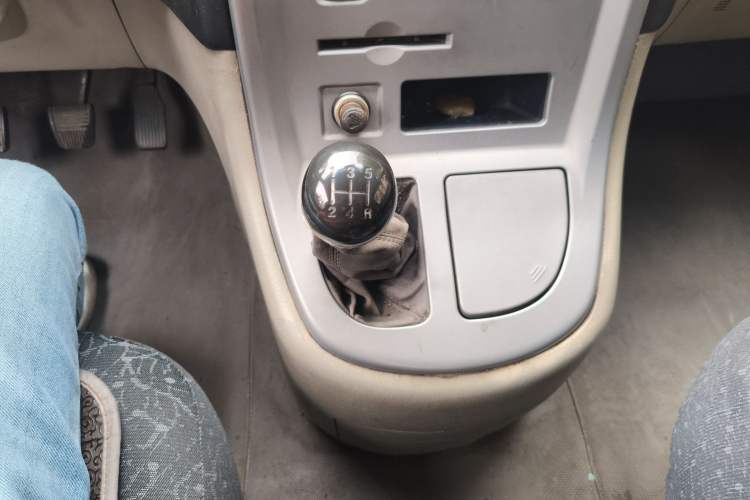 Used Jinbei Grace 2010 2.0L Ruixiang Luxury Version (Short Wheelbase) 1TR Gear Lever