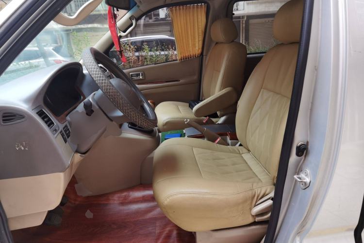 Used Jinbei Grace 2010 2.4L 3rd Generation Zunling Standard Version 9 Seats 9 Seats 4RB2 Left Front Seat