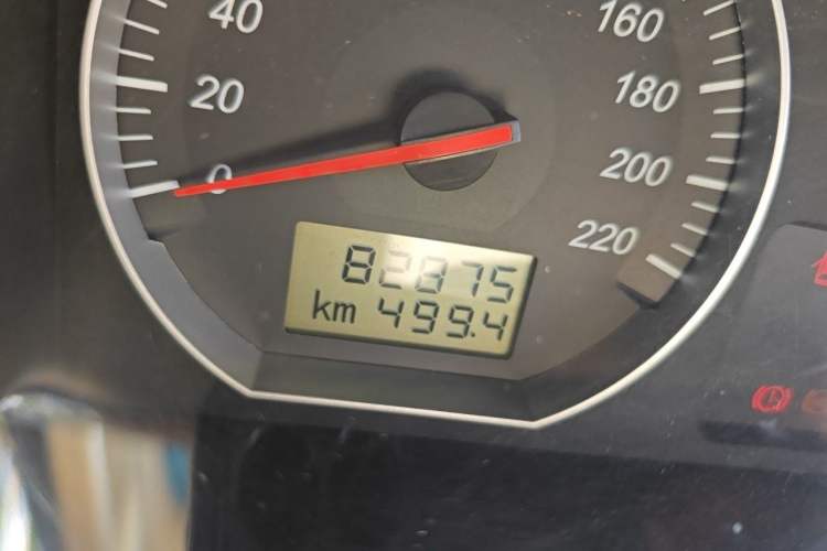 Used Jinbei Grace 2010 2.7L 3rd Generation Yu Ling Luxury Version Long Wheelbase 9-Seater Equipped with 2TR Engine Odometer Close Up