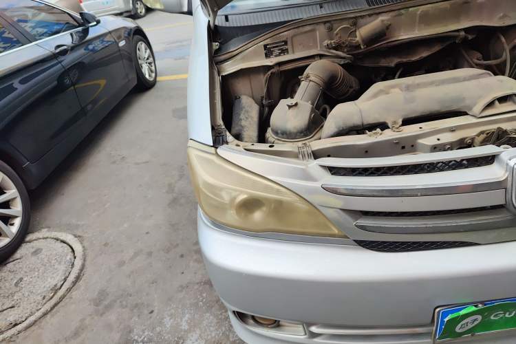 Used Jinbei Grace 2010 2.4L 3rd Generation Luxury Long-Wheelbase 9-Seater — 4RB2 Right Front Headlight