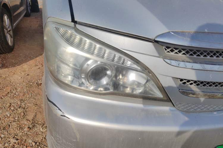 Used Jinbei Grace 2010 2.0L Ruixiang Luxury Version (Short Wheelbase) 1TR Right Front Headlight
