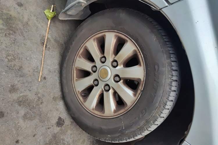 Used Jinbei Grace 2010 2.4L 3rd Generation Luxury Long-Wheelbase 9-Seater — 4RB2 Right Front Wheel Hub