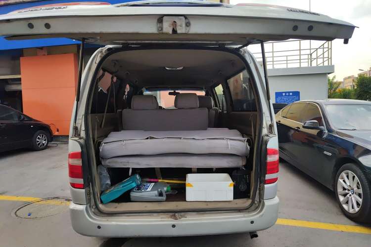 Used Jinbei Grace 2010 2.4L 3rd Generation Luxury Long-Wheelbase 9-Seater — 4RB2 Trunk