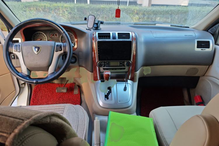 Used Jinbei Grace 2010 2.7L 3rd Generation – Yuling Flagship 2TR Center Console