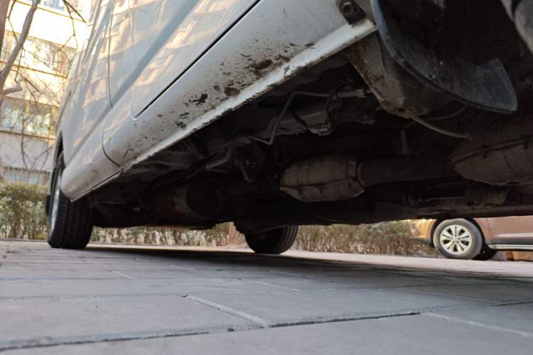 Used Jinbei Grace 2010 2.7L 3rd Generation – Yuling Flagship 2TR Chassis Front Right