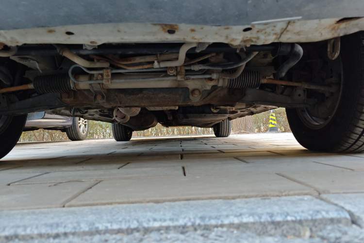 Used Jinbei Grace 2010 2.7L 3rd Generation – Yuling Flagship 2TR Chassis Front