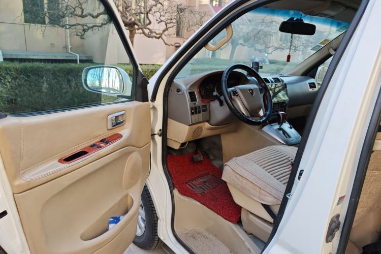 Used Jinbei Grace 2010 2.7L 3rd Generation – Yuling Flagship 2TR Driver Seat