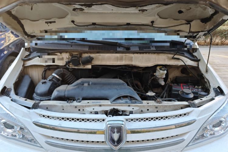 Used Jinbei Grace 2010 2.7L 3rd Generation – Yuling Flagship 2TR Engine Bay