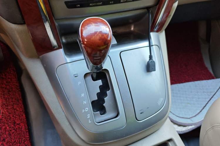 Used Jinbei Grace 2010 2.7L 3rd Generation – Yuling Flagship 2TR Gear Lever
