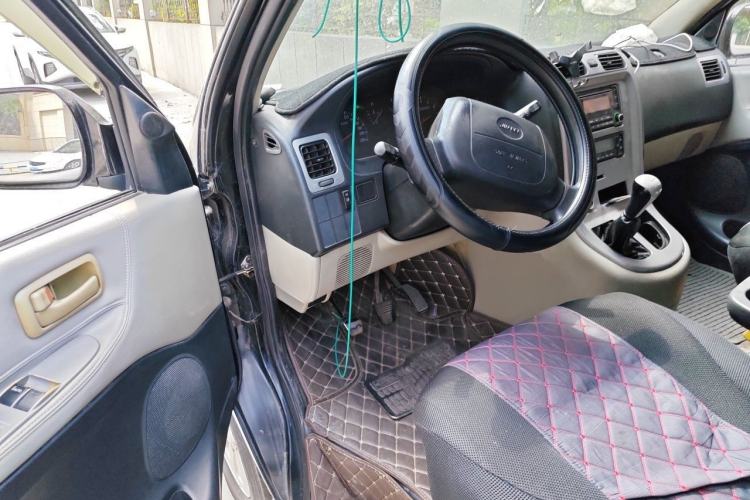 Used Jinbei Grace 2013 2.0L Zhi Ling Standard Model 9-Seater National Games Commemorative Edition China IV Emission Standard 9 Seats Driver Seat