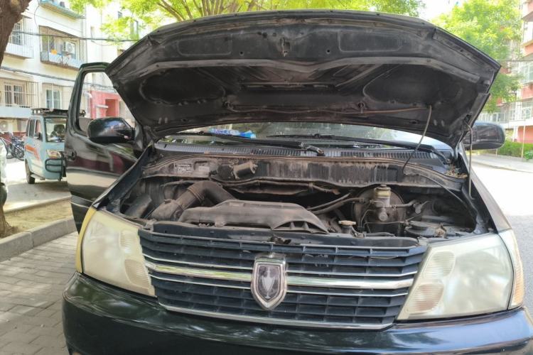 Used Jinbei Grace  Engine Bay