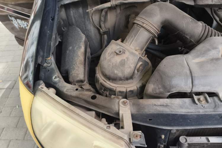 Used Jinbei Grace  Engine Bay Right