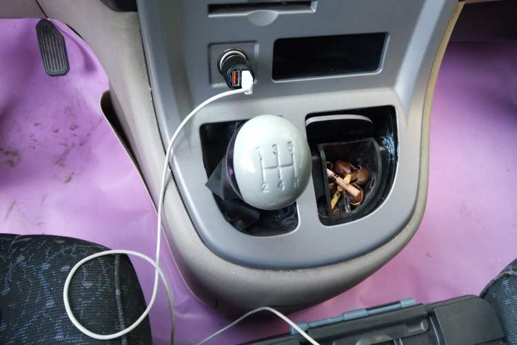 Used Jinbei Grace 2013 2.0L Zhi Ling Luxury 9-Seater All-Games Commemorative Version China V Emission Standard 9 Seats Gear Lever