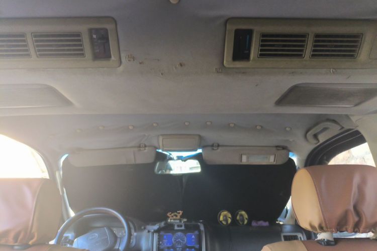 Used Jinbei Grace 2013 2.0L Zhi Ling Standard Model 9-Seater National Games Commemorative Edition China IV Emission Standard 9 Seats Headliner