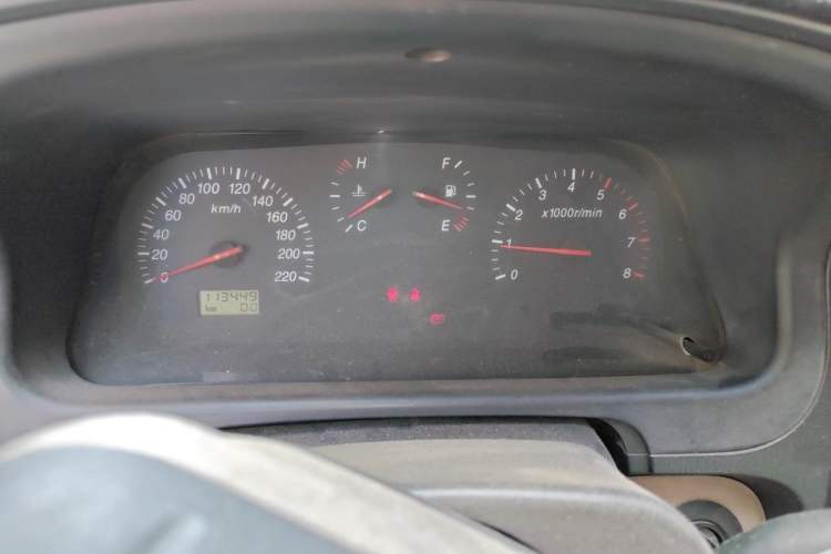 Used Jinbei Grace 2013 2.0L Zhi Ling Standard Model 9-Seater National Games Commemorative Edition China IV Emission Standard 9 Seats Instrument Cluster
