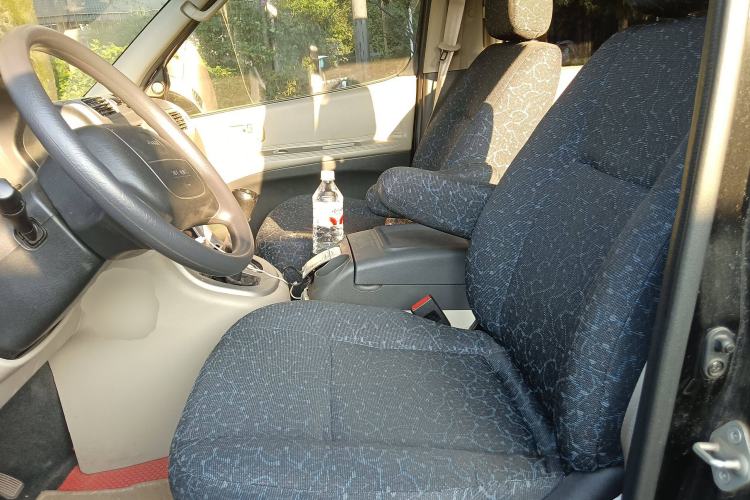 Used Jinbei Grace 2013 2.0L Zhi Ling Standard Model 9-Seater National Games Commemorative Edition China IV Emission Standard 9 Seats Left Front Seat