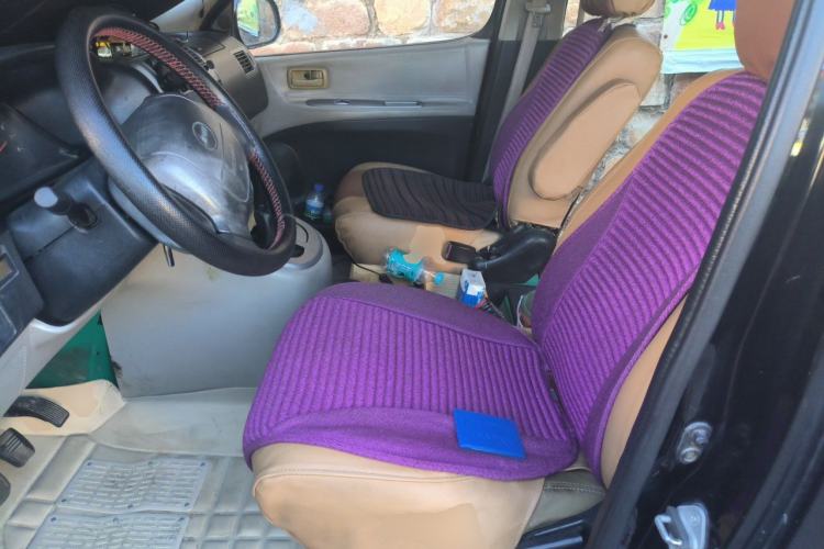 Used Jinbei Grace 2013 2.0L Zhi Ling Standard Model 9-Seater National Games Commemorative Edition China IV Emission Standard 9 Seats Left Front Seat