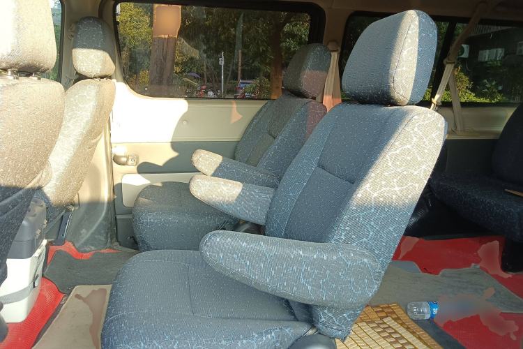 Used Jinbei Grace 2013 2.0L Zhi Ling Standard Model 9-Seater National Games Commemorative Edition China IV Emission Standard 9 Seats Left Rear Seat