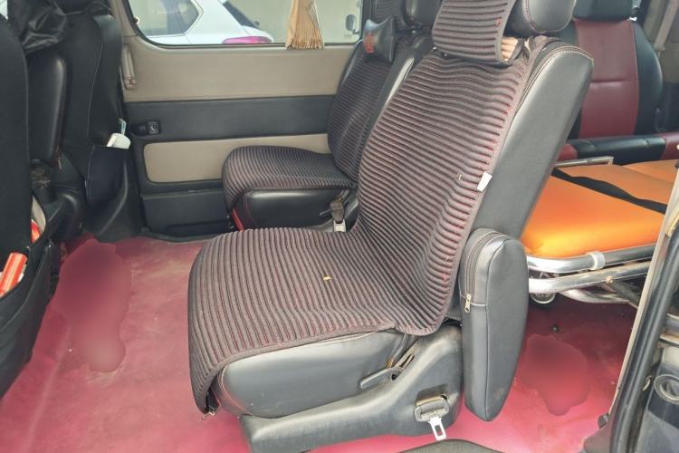 Used Jinbei Grace 2013 2.0L Zhi Ling Standard Model 9-Seater National Games Commemorative Edition China IV Emission Standard 9 Seats Left Rear Seat