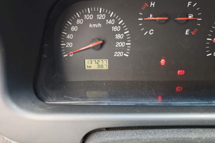 Used Jinbei Grace 2013 2.0L Zhi Ling Standard Model 9-Seater National Games Commemorative Edition China IV Emission Standard 9 Seats Odometer Close Up